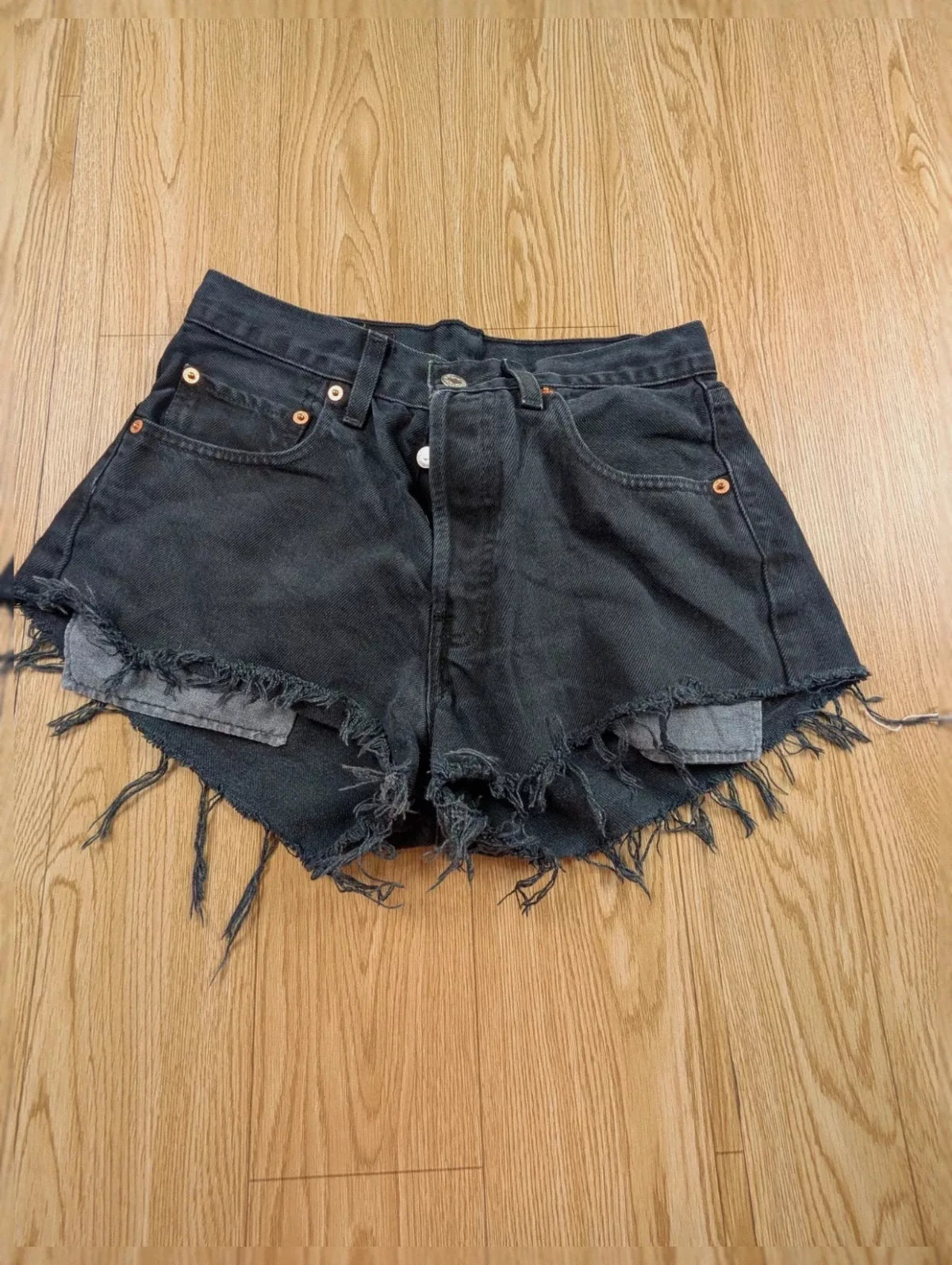 Short Levi's vintage noir délavé taille haute 90s S/36