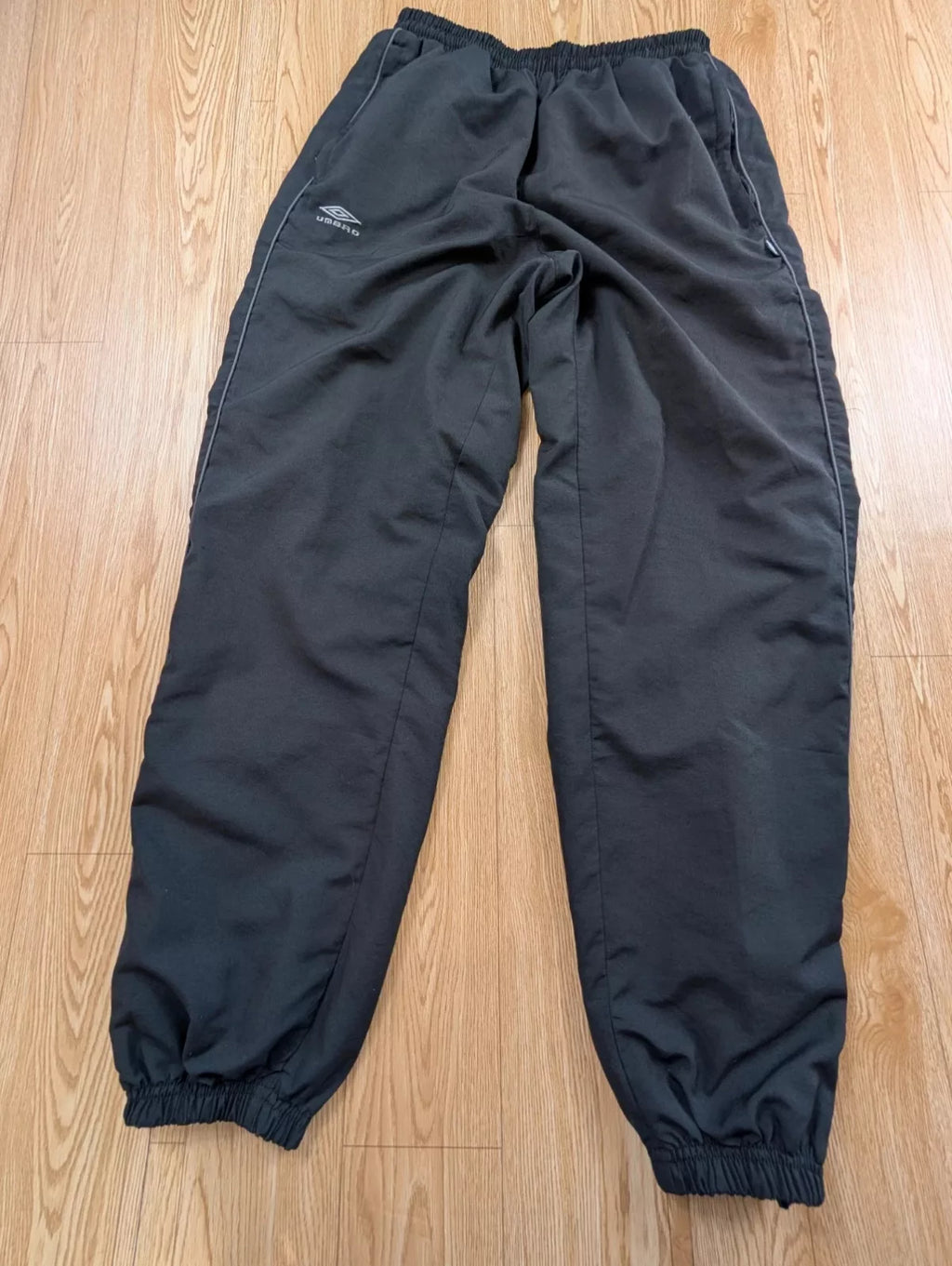Pantalon Umbro vintage 90s shell noir zip latéral L