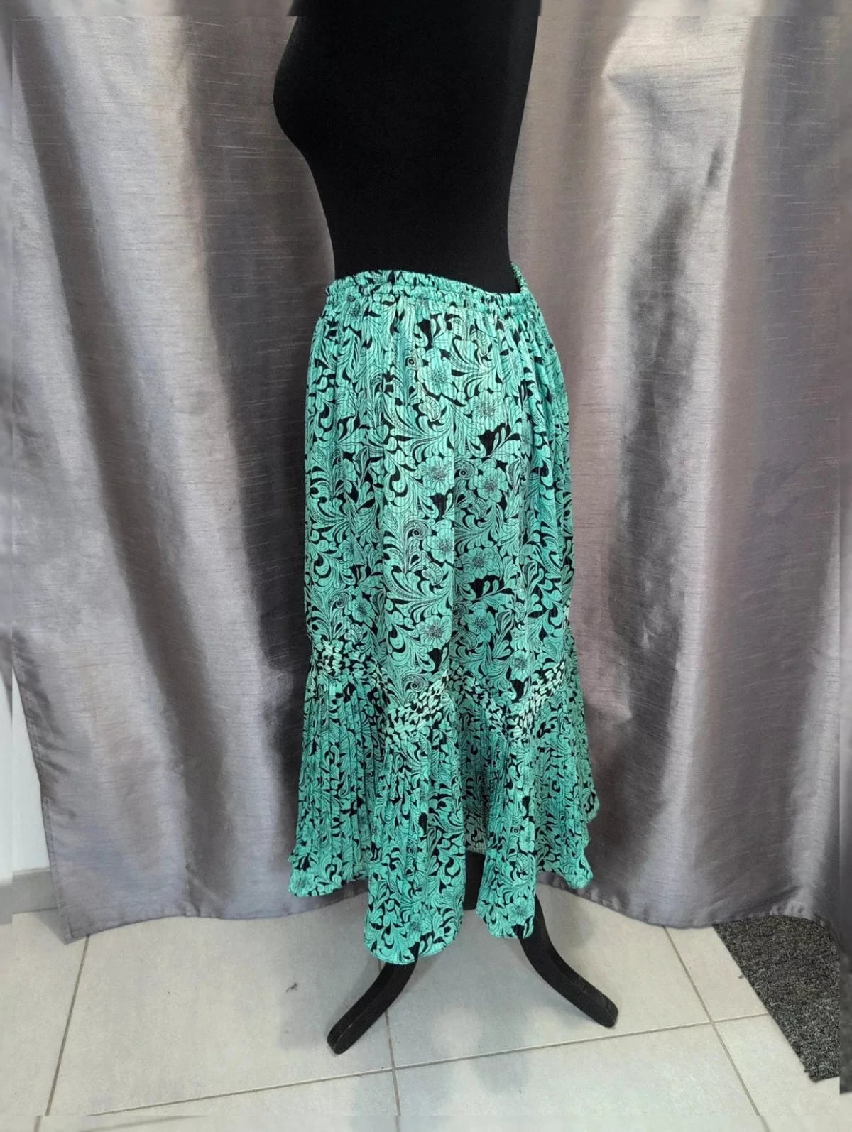 Jupe longue turquoise motif arabesque années 90 taille M