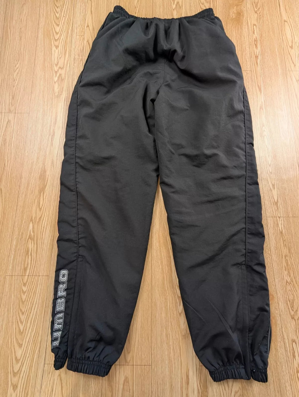 Pantalon Umbro vintage 90s shell noir zip latéral L