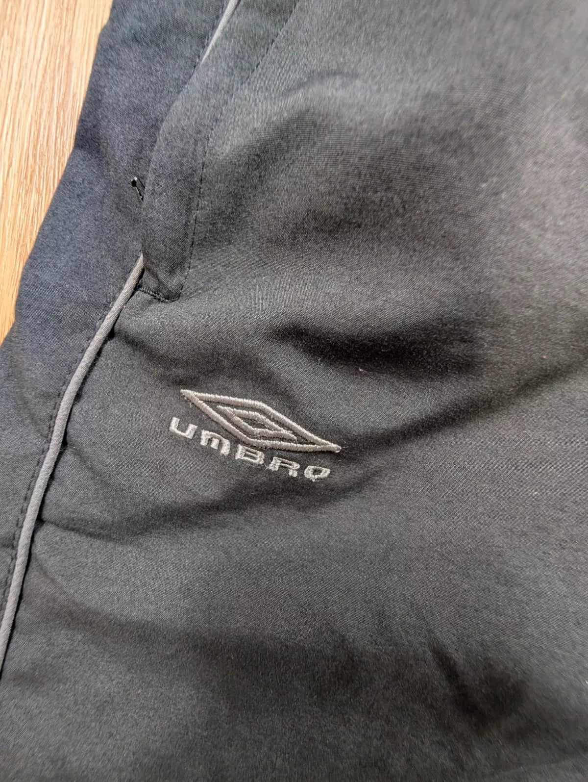 Pantalon Umbro vintage 90s shell noir zip latéral L