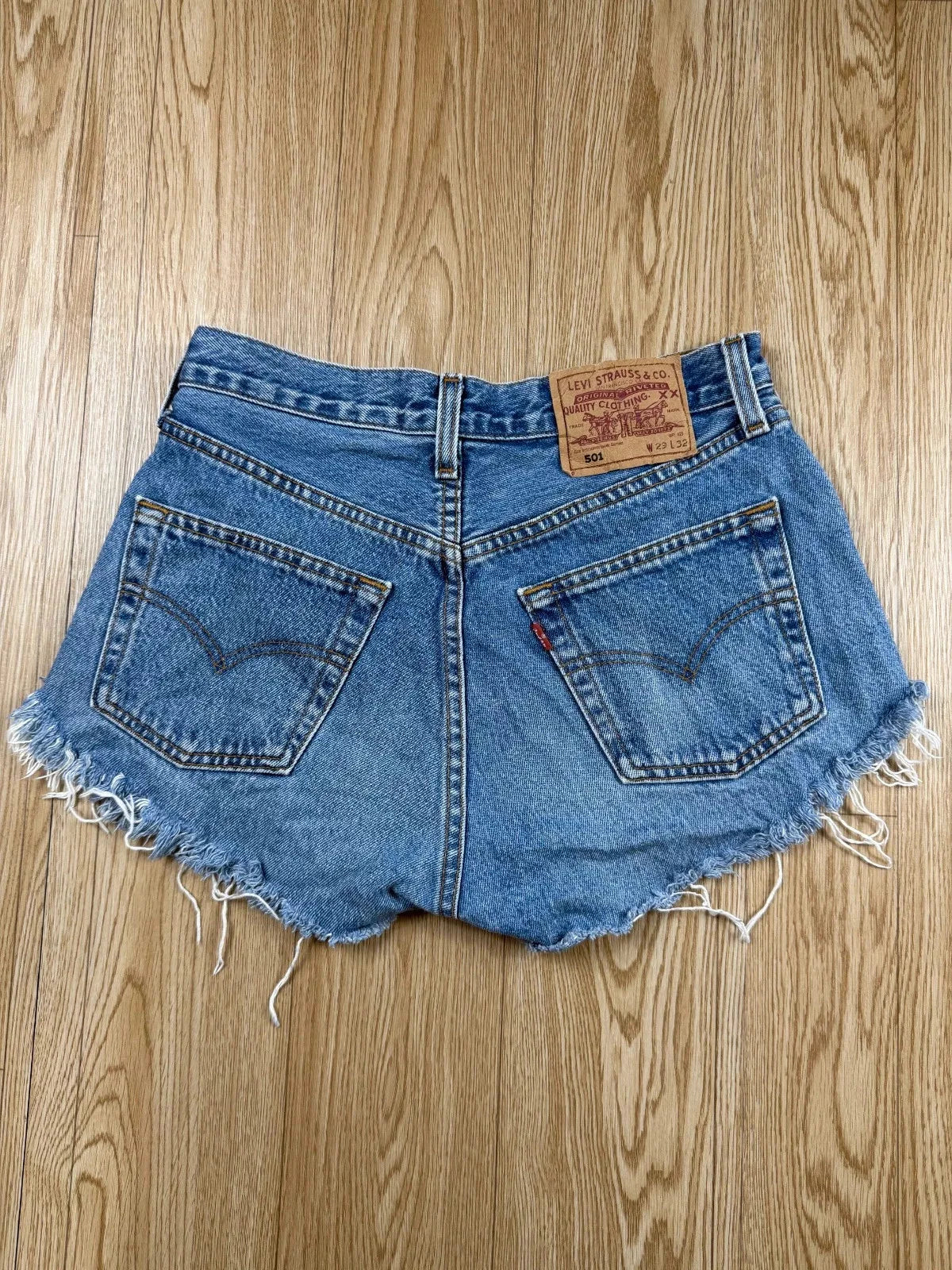 Short Levi's 501 vintage 90s denim bleu taille haute W29
