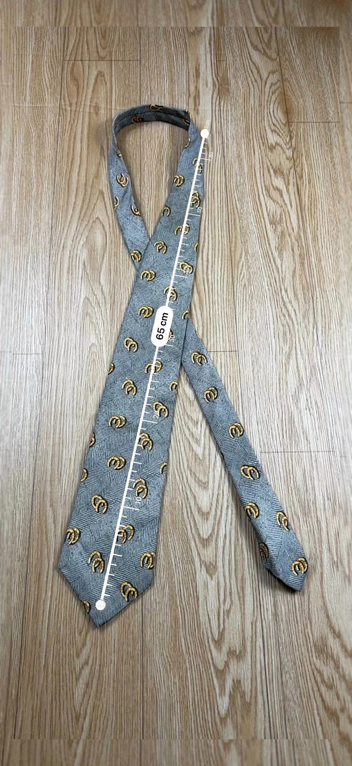 Cravate Longchamp soie grise motif fers à cheval vintage