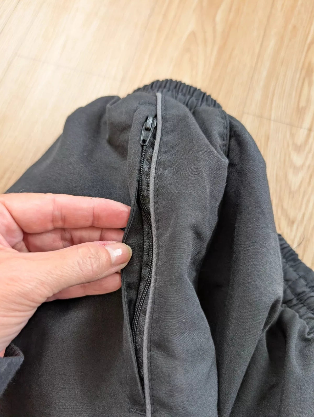 Pantalon Umbro vintage 90s shell noir zip latéral L