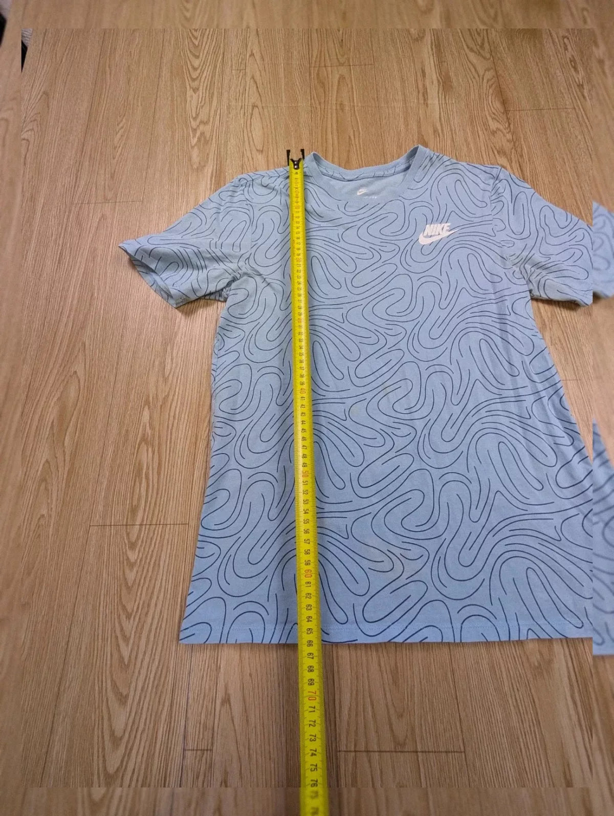 T-shirt Nike motif abstrait bleu ciel noir M