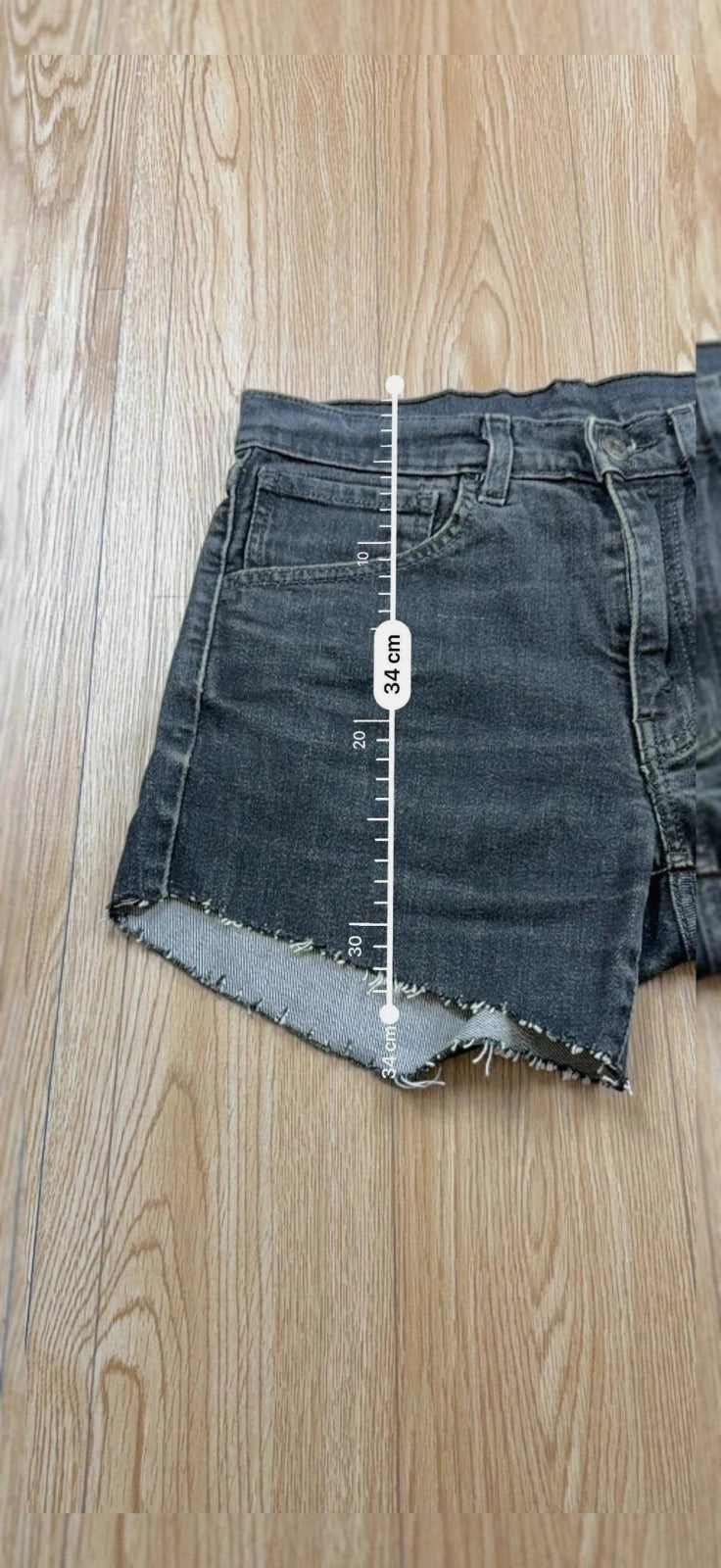 Short Levi's denim noir délavé customisé Y2K taille XS/S