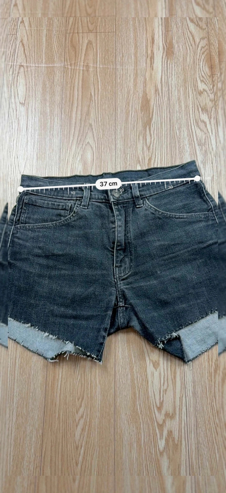 Short Levi's denim noir délavé customisé Y2K taille XS/S