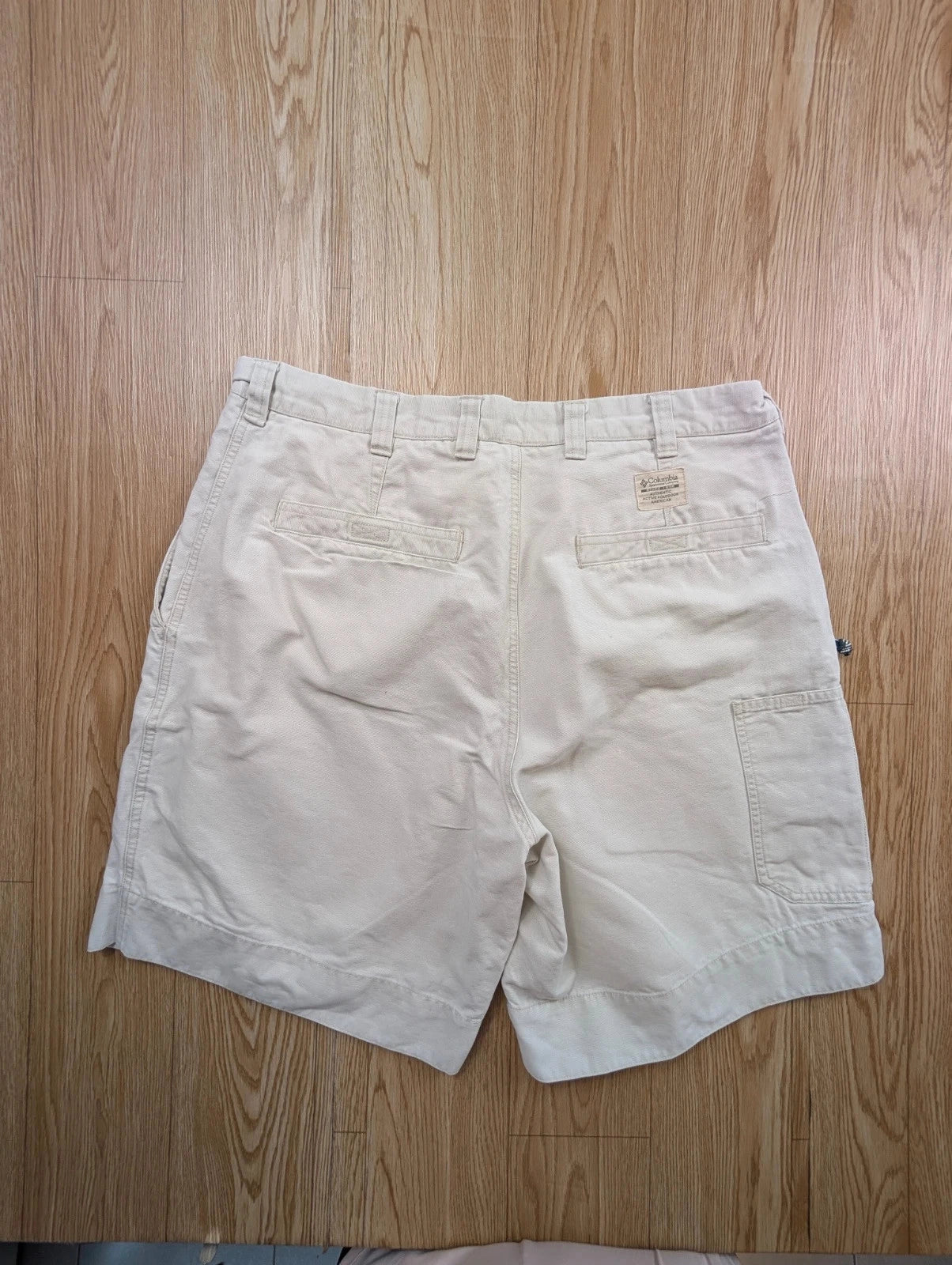 Bermuda Columbia cargo beige vintage utility taille 46 XXXL