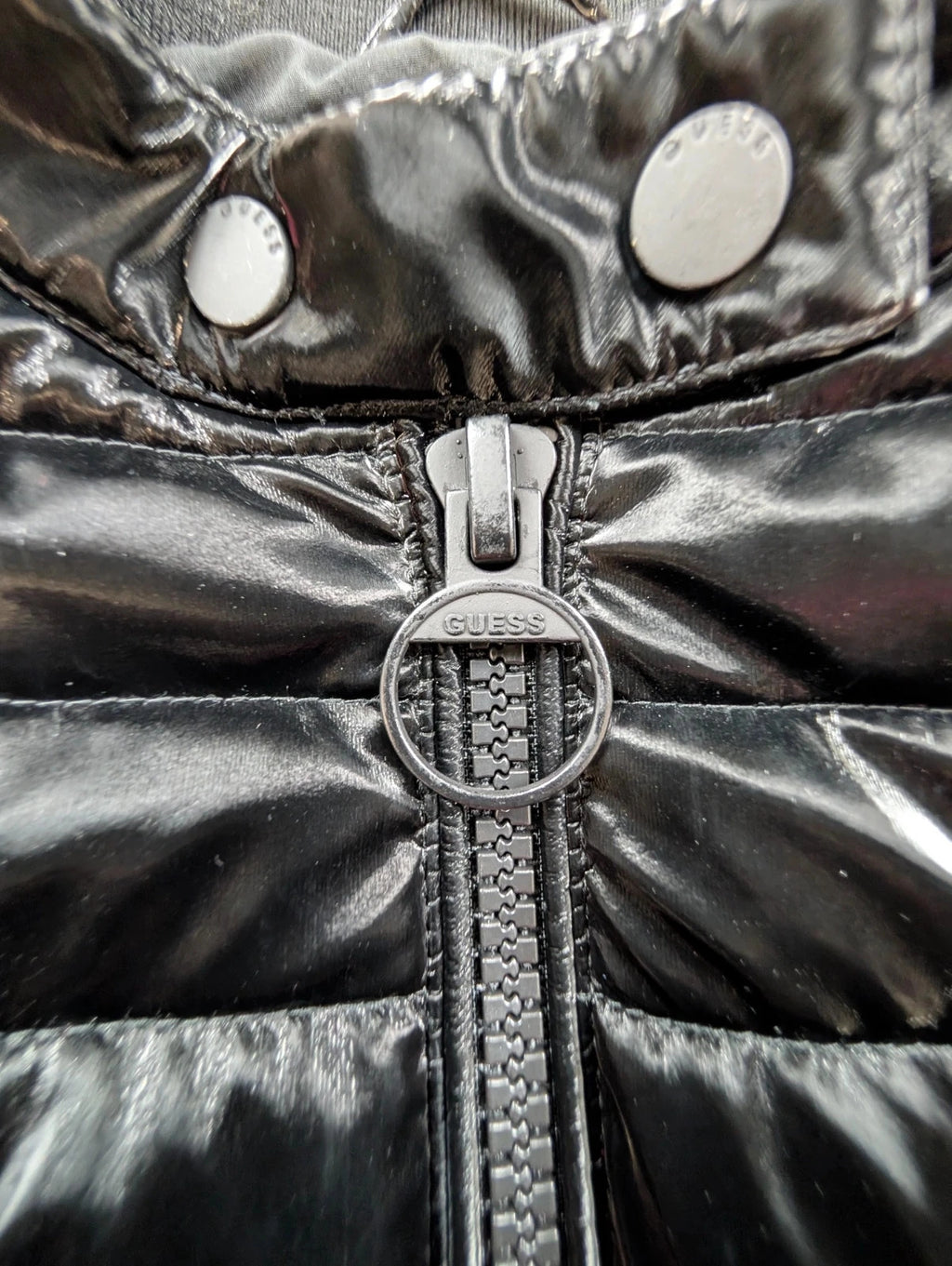 Doudoune Guess Vona Jacket noire brillante matelassée S