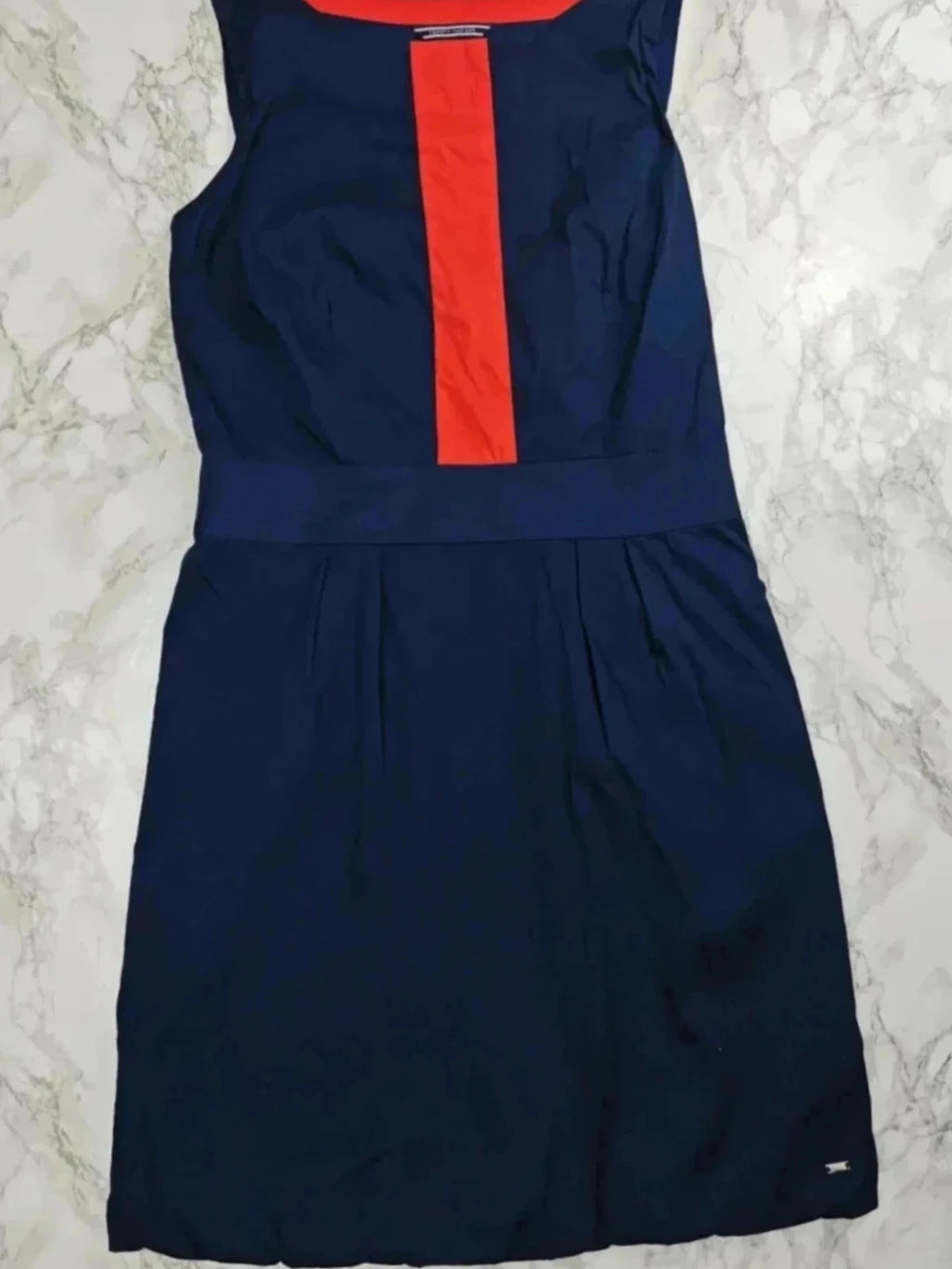 Robe Tommy Hilfiger bande verticale rouge bleu marine taille 6