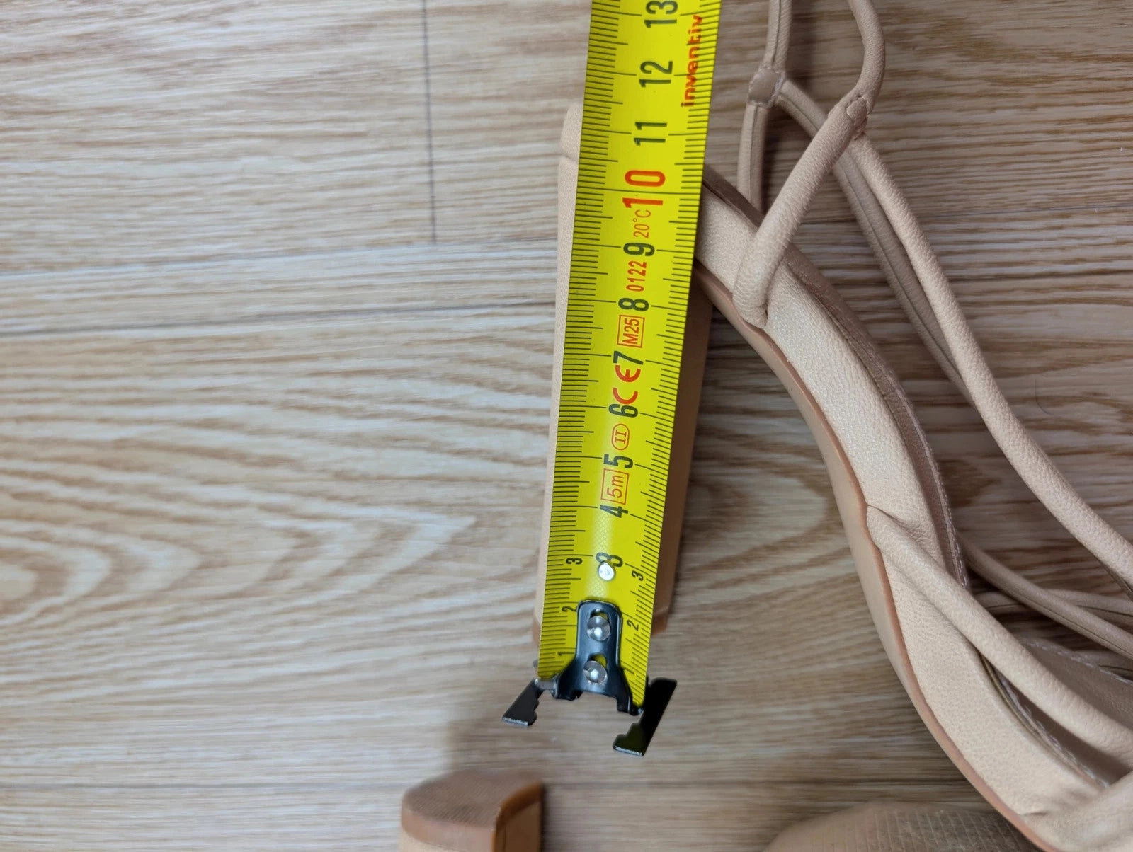 Sandales à talons Missguided nude lacets beige taille 37