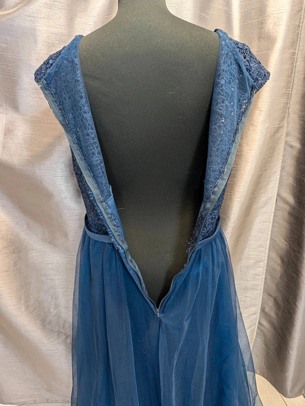 Robe Longue Cérémonie Dentelle Sequins Bleu Marine Taille 38