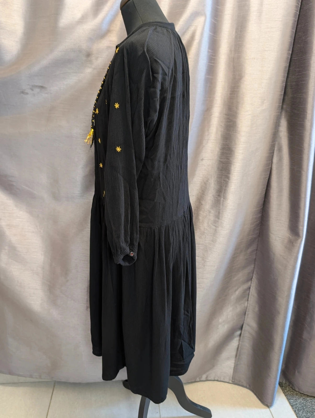 Robe Bakker Made with Love noire broderies étoiles dorées M