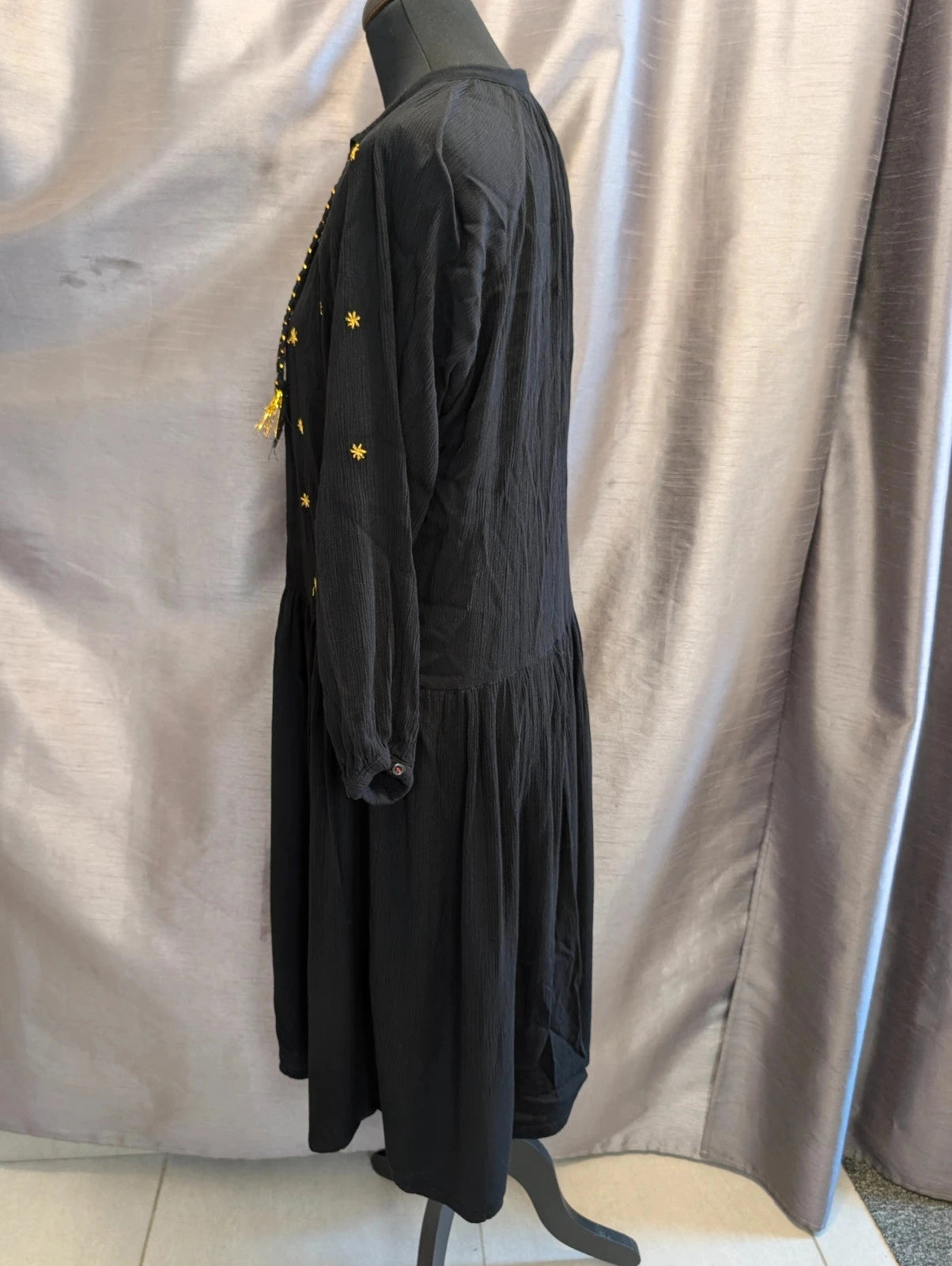 Robe Bakker Made with Love noire broderies étoiles dorées M