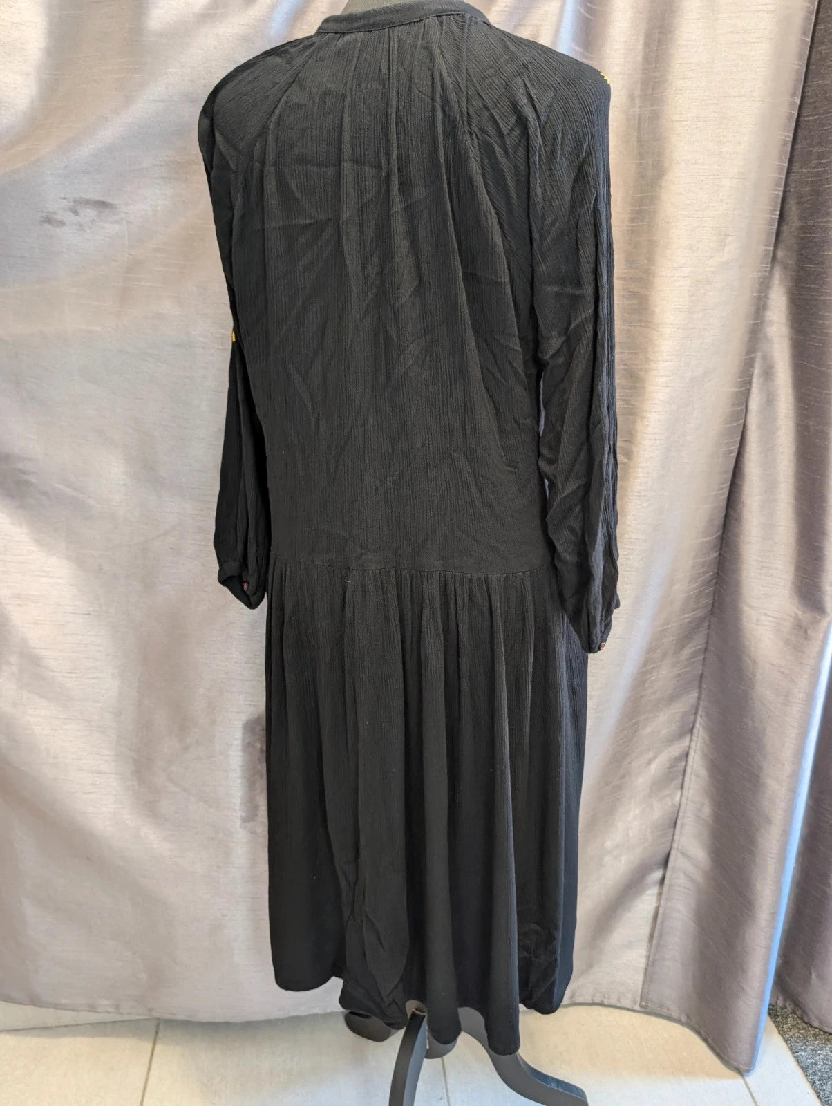 Robe Bakker Made with Love noire broderies étoiles dorées M