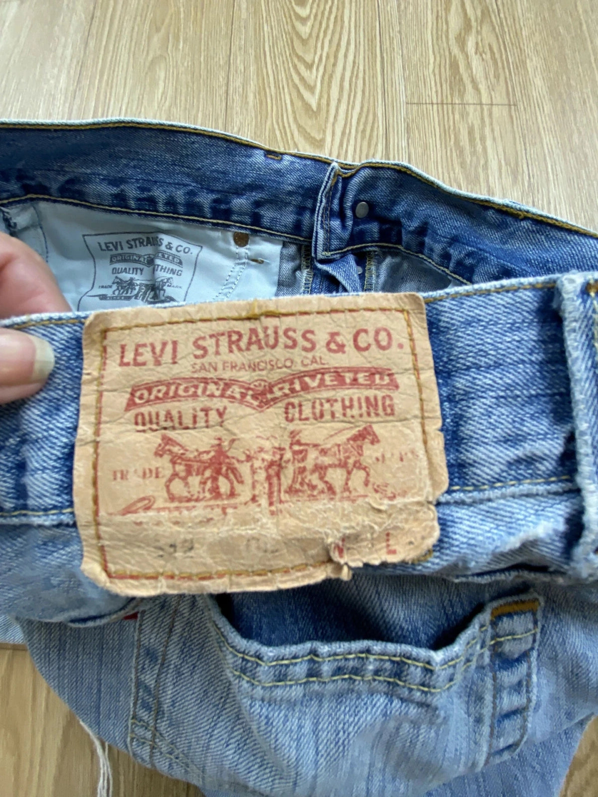 Short Jean Levi's 512 Bootcut Bleu Clair Destroy W31 Taille 40