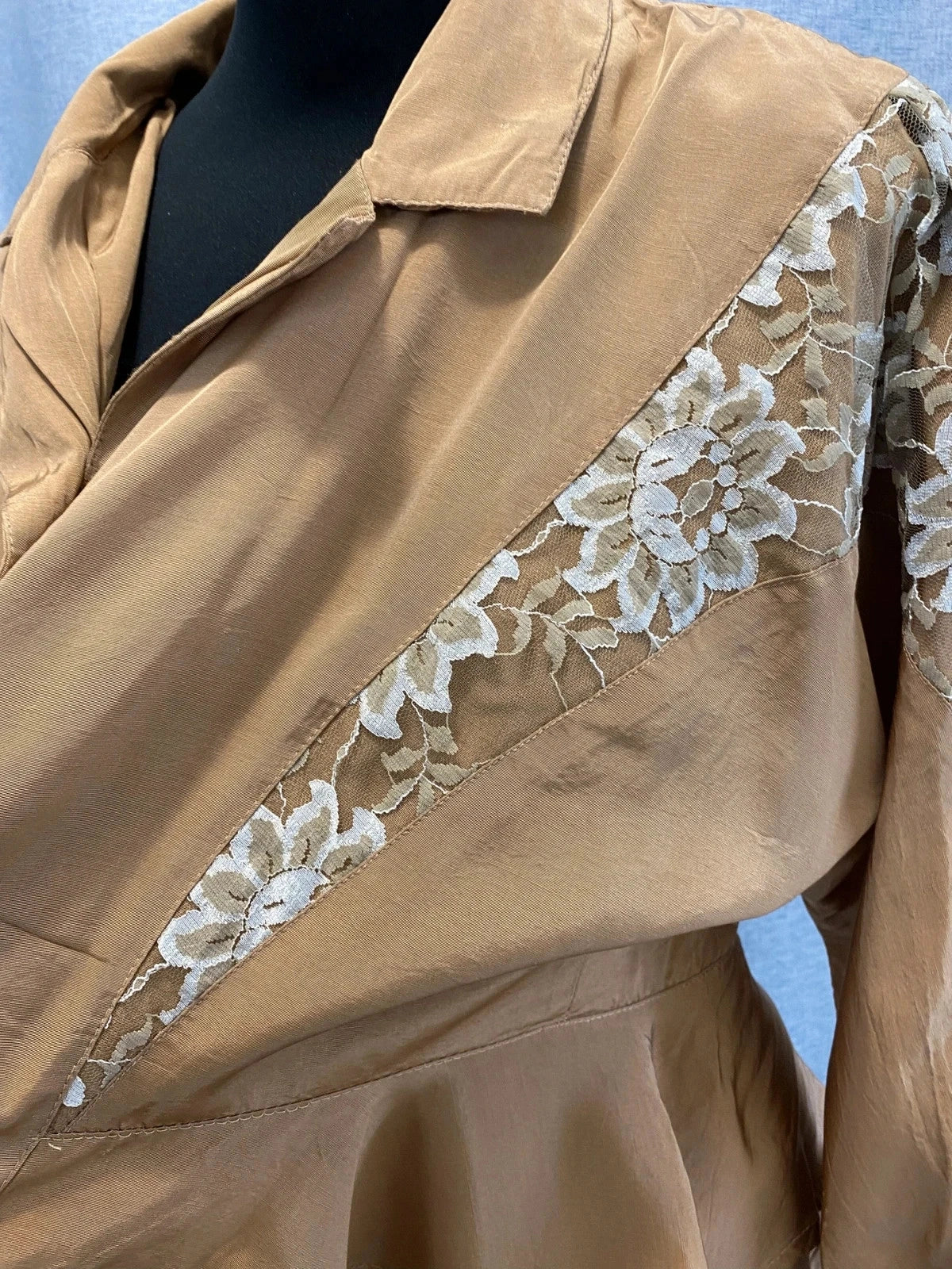 Ensemble Vintage Veste Peplum et Jupe Longue Dentelle Camel L