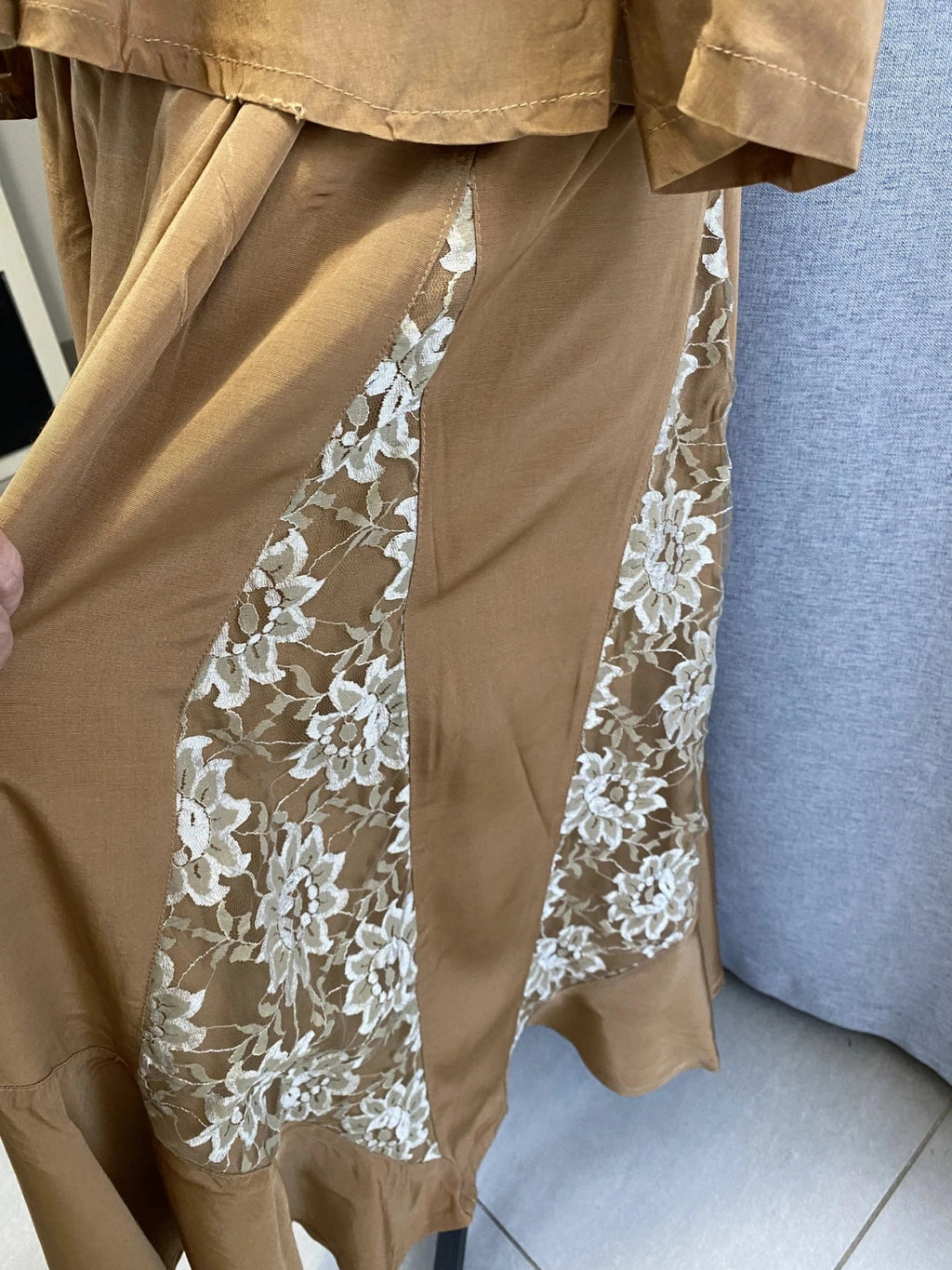 Ensemble Vintage Veste Peplum et Jupe Longue Dentelle Camel L