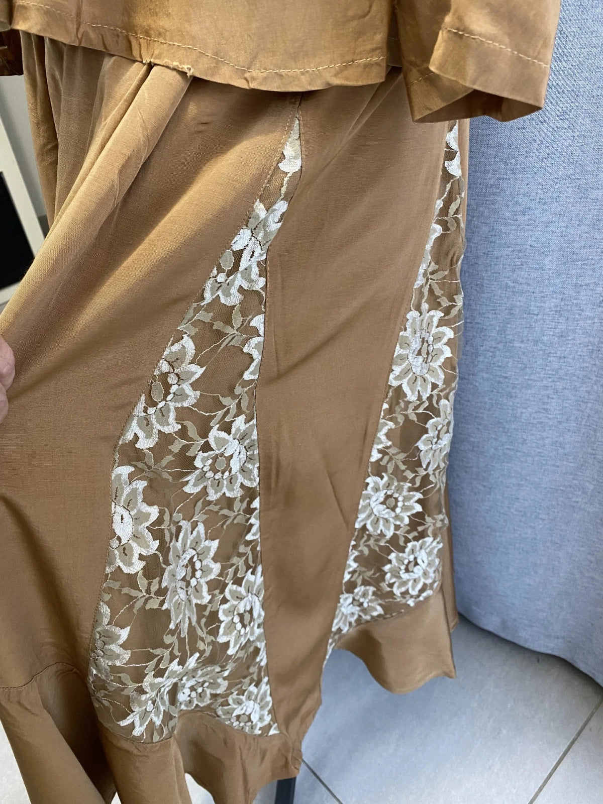Ensemble Vintage Veste Peplum et Jupe Longue Dentelle Camel L