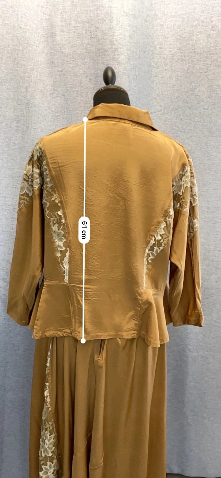 Ensemble Vintage Veste Peplum et Jupe Longue Dentelle Camel L