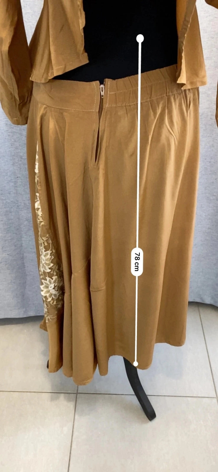 Ensemble Vintage Veste Peplum et Jupe Longue Dentelle Camel L