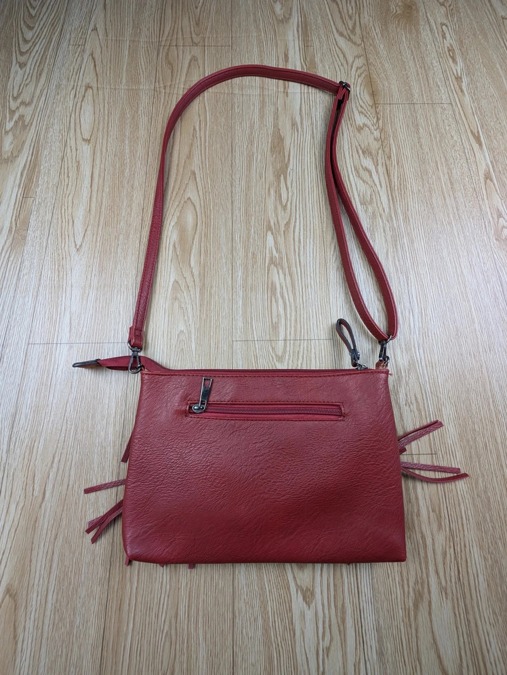Sac bandoulière à franges bordeaux style western boho vintage