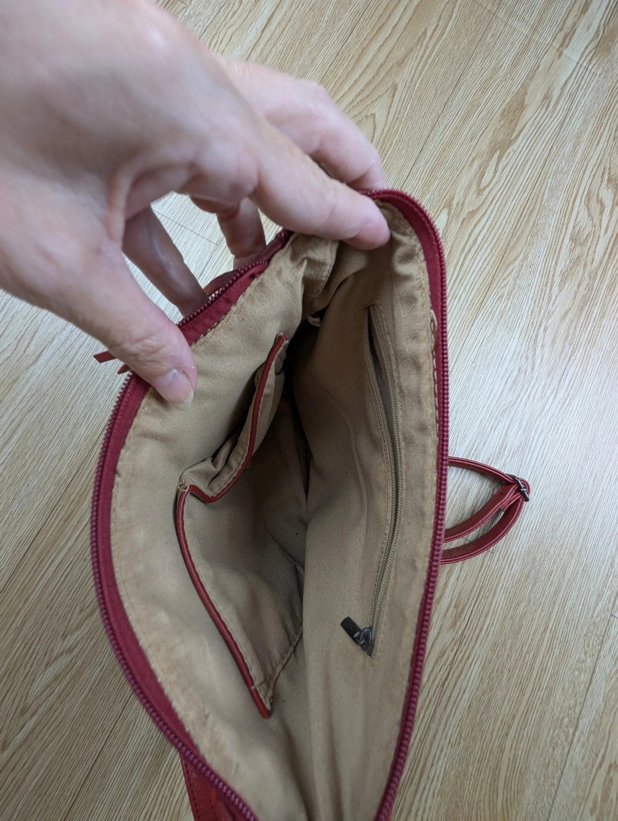 Sac bandoulière à franges bordeaux style western boho vintage