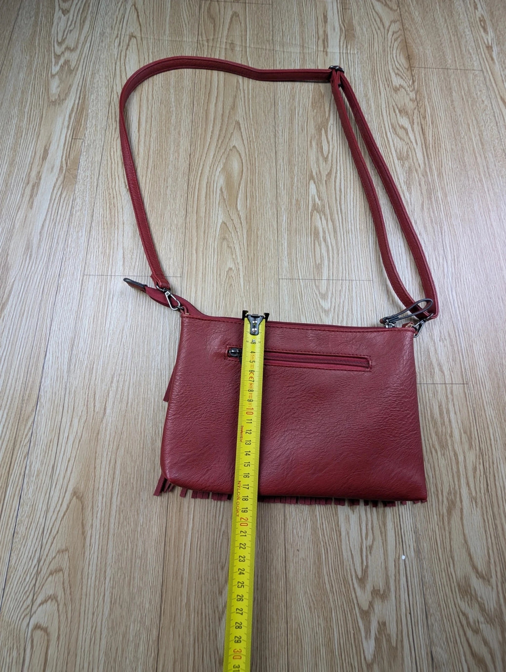 Sac bandoulière à franges bordeaux style western boho vintage