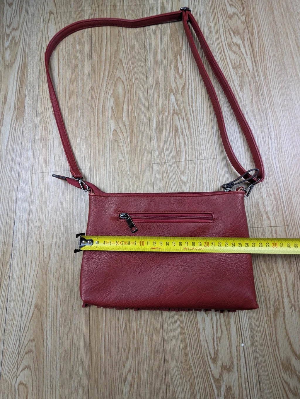 Sac bandoulière à franges bordeaux style western boho vintage